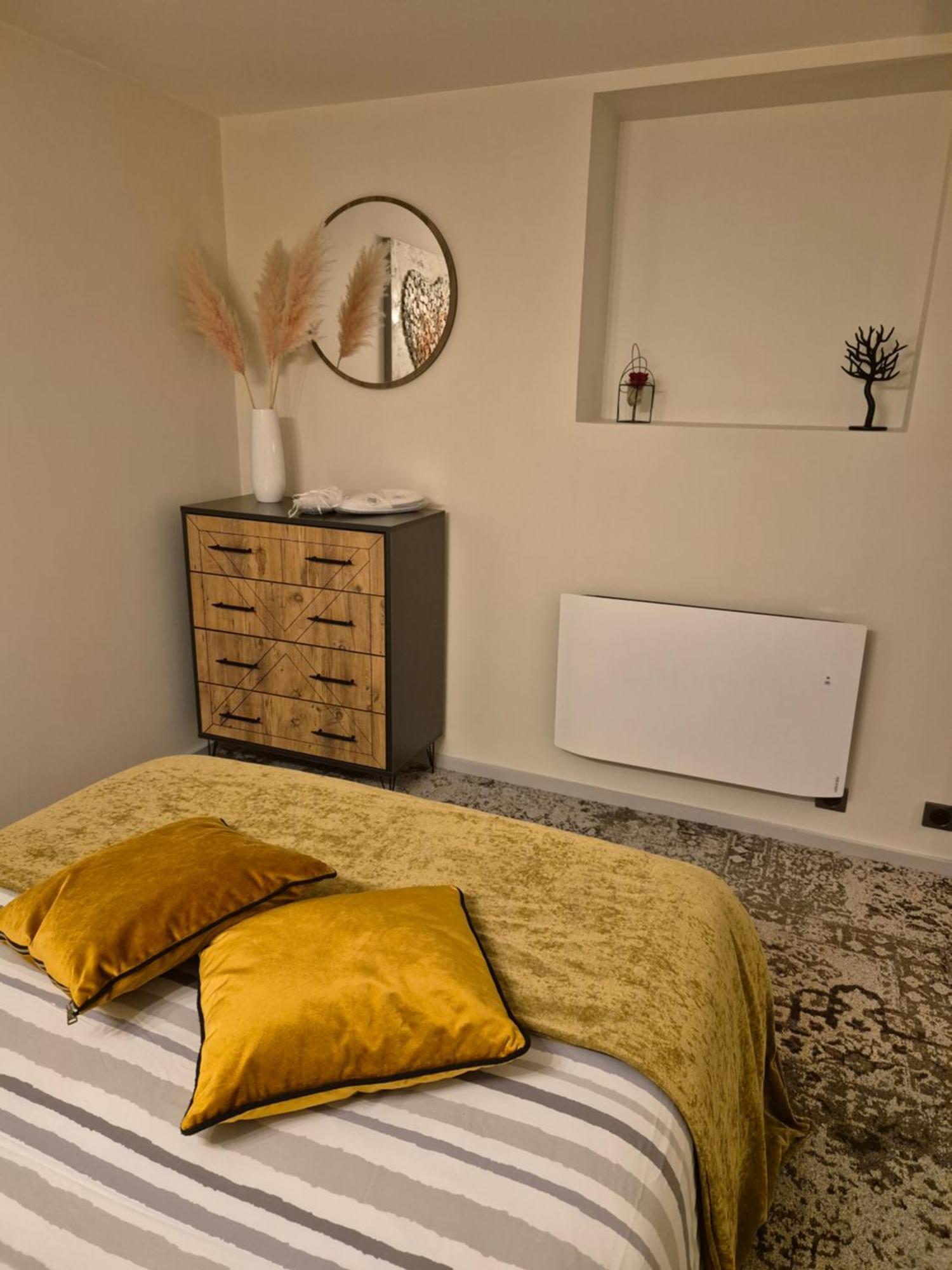 La Combe Apartment *